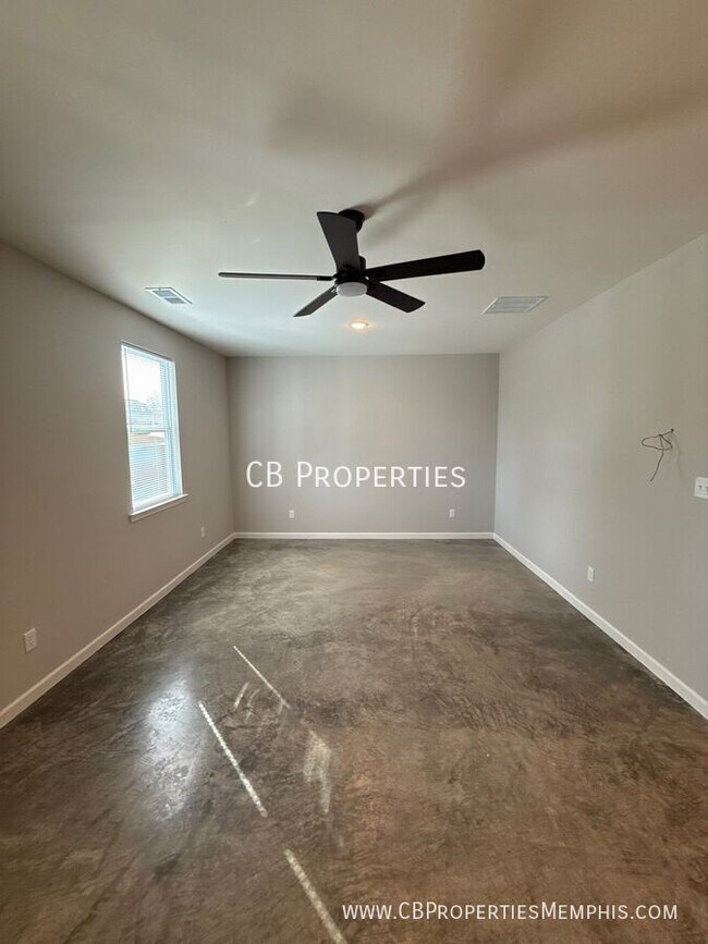 Foto del edificio - 1046 Greenlaw Ave