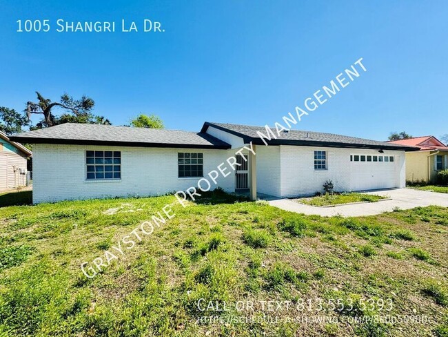 Building Photo - Welcome to the Classy House with 3 Bed 2 B...