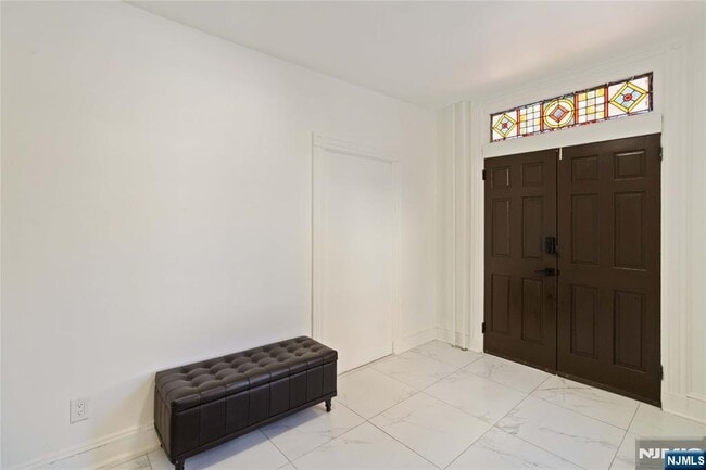 Foto del edificio - 87 James St