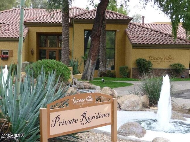 Foto del edificio - 4925 E Desert Cove Ave