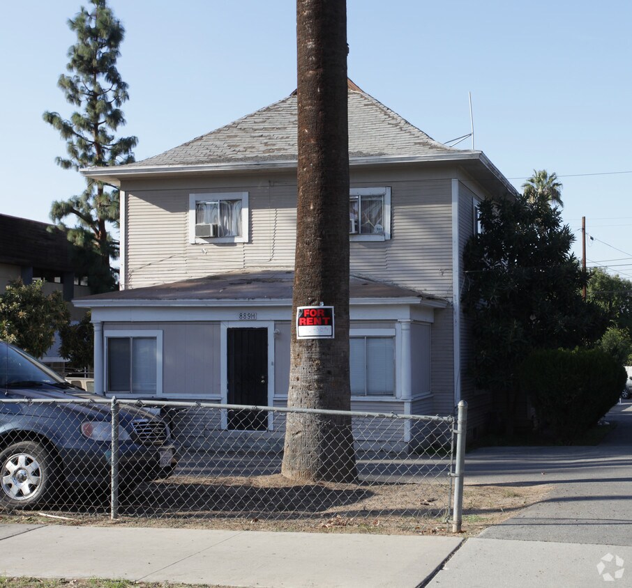 Primary Photo - 8891 Magnolia Ave