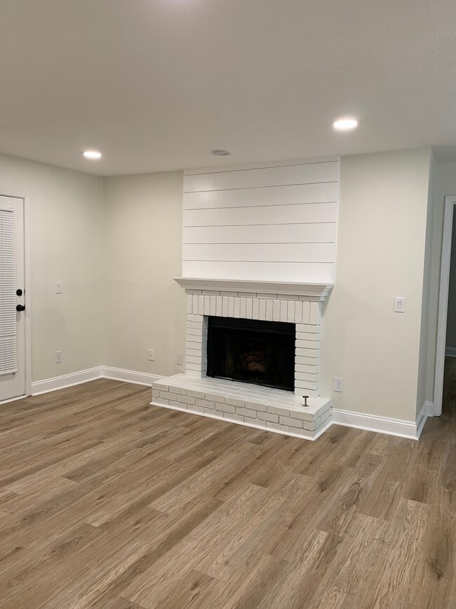 Photo - 524 Warm Springs Cir Apartment