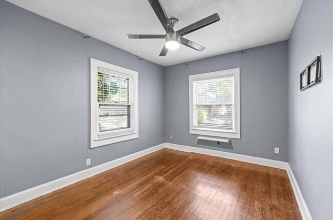 Foto del edificio - 3 bed 1 bath by ku med