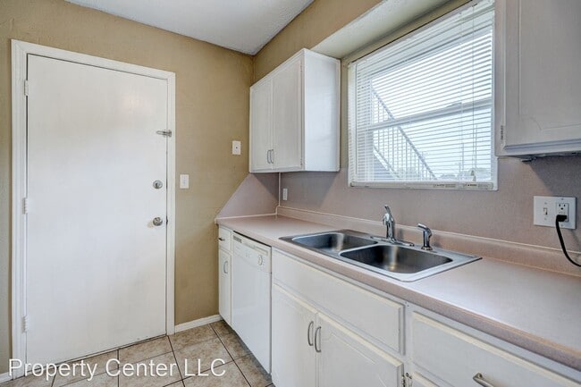 Foto del edificio - 1 br, 1 bath House - 1701 E Lindsey St Apt 1