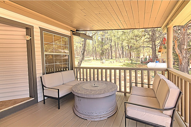 Building Photo - Furnished Two Bedroom Home