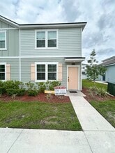Building Photo - 480 Running Wds St