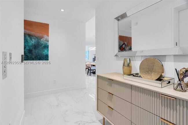 Foto del edificio - 16901 Collins Ave