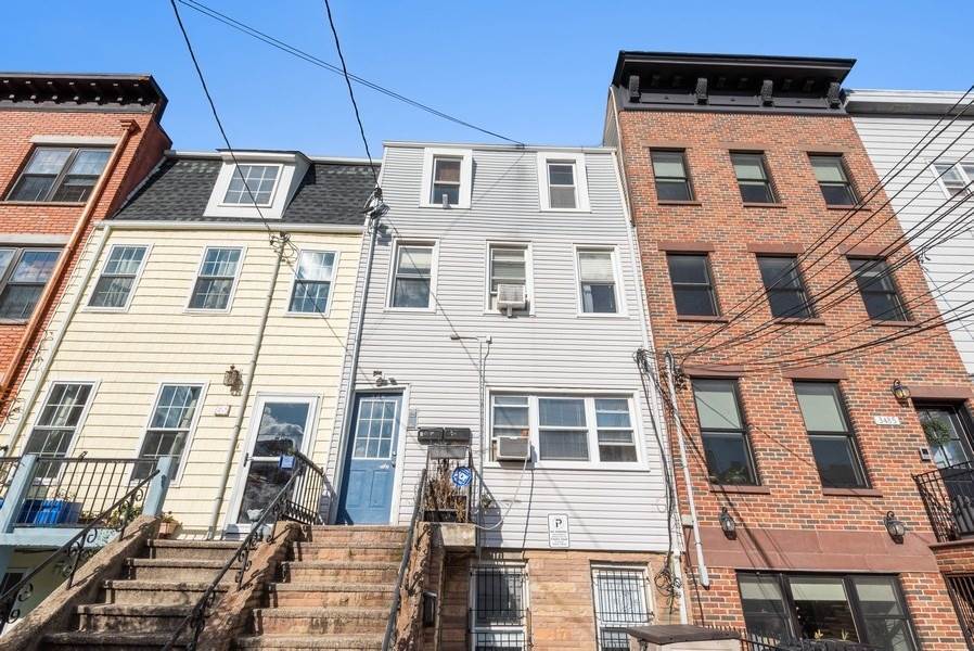 Primary Photo - 350 5th St