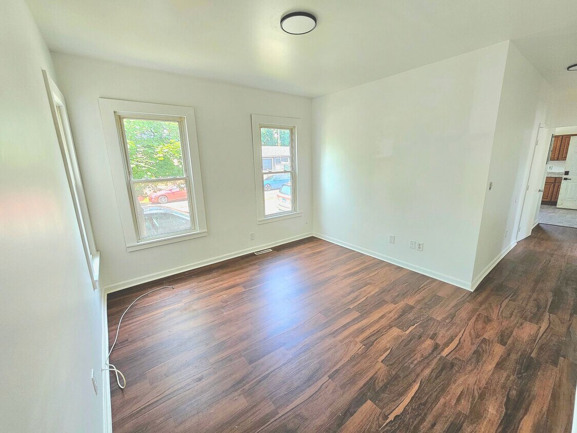 Primary Photo - Spacious Multi-Family Apartments for Rent ...