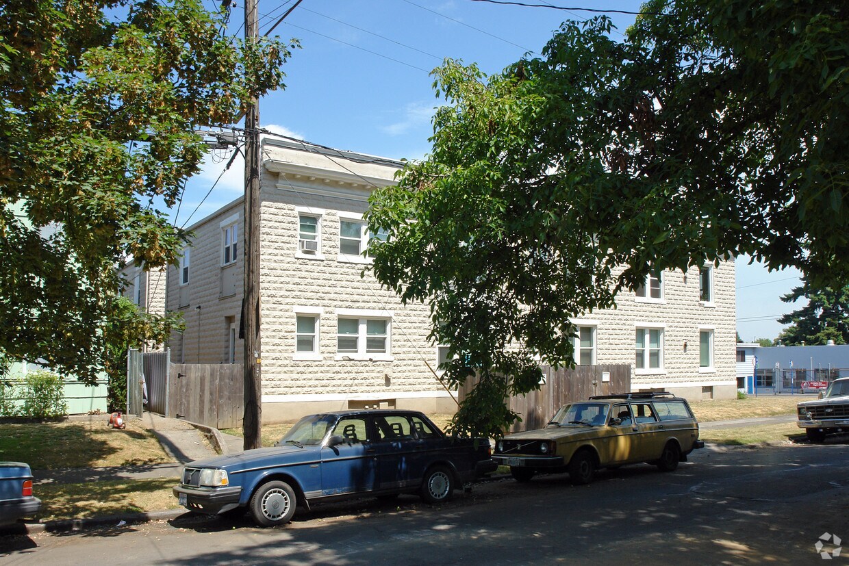 Building Photo - Kenton Court Apartments