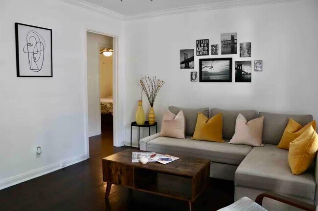 Foto del edificio - 502 Denson Dr