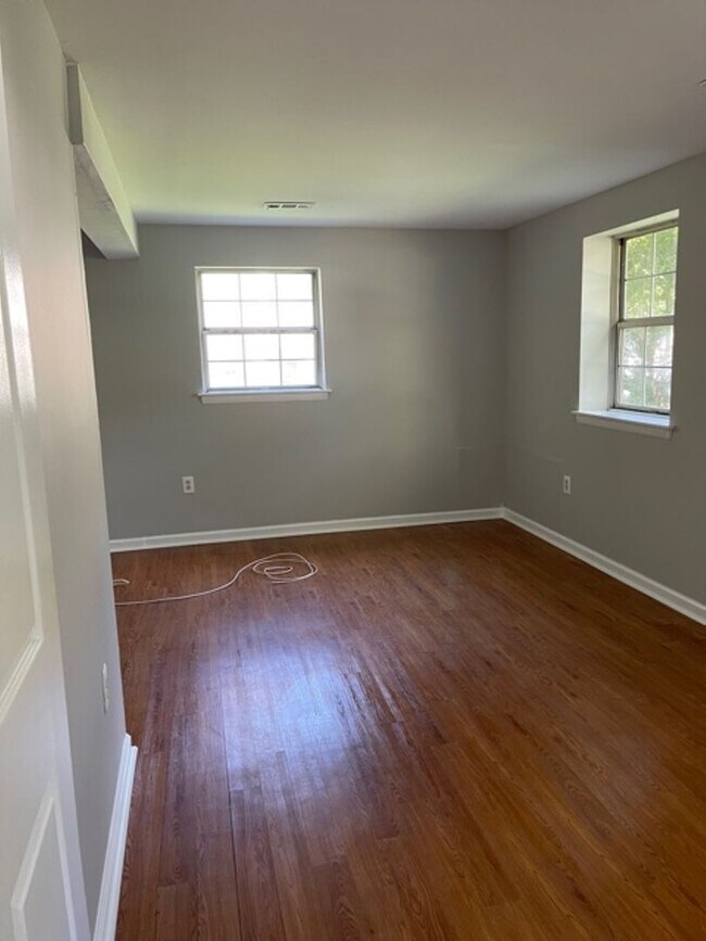 Building Photo - 5649 Smallwood Ct