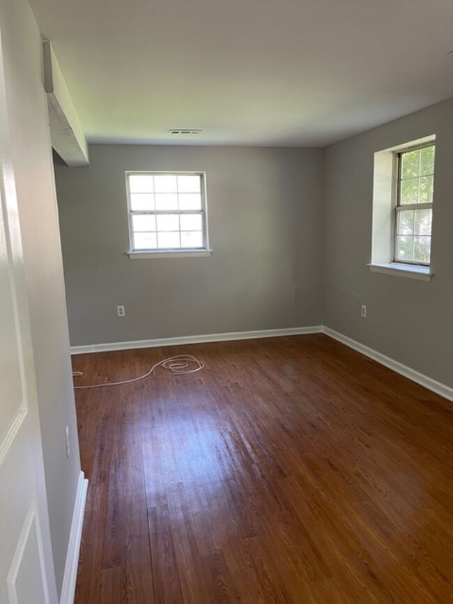 Foto del edificio - 5649 Smallwood Ct