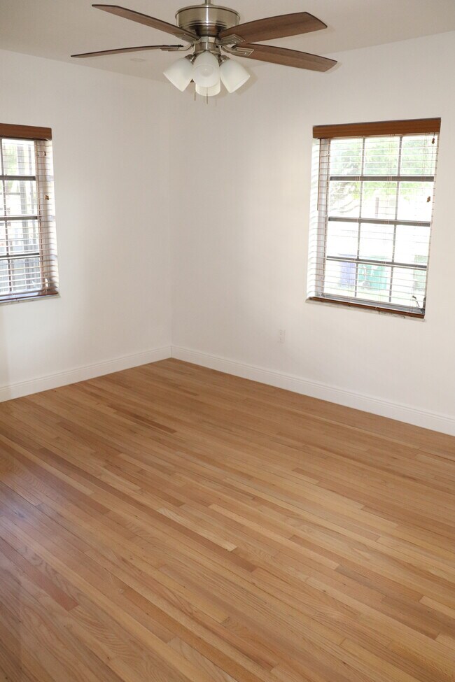 Foto del edificio - 2502 SW 27th St