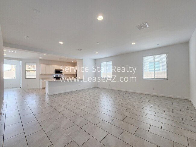 Foto del edificio - 16938 W Evergreen Rd