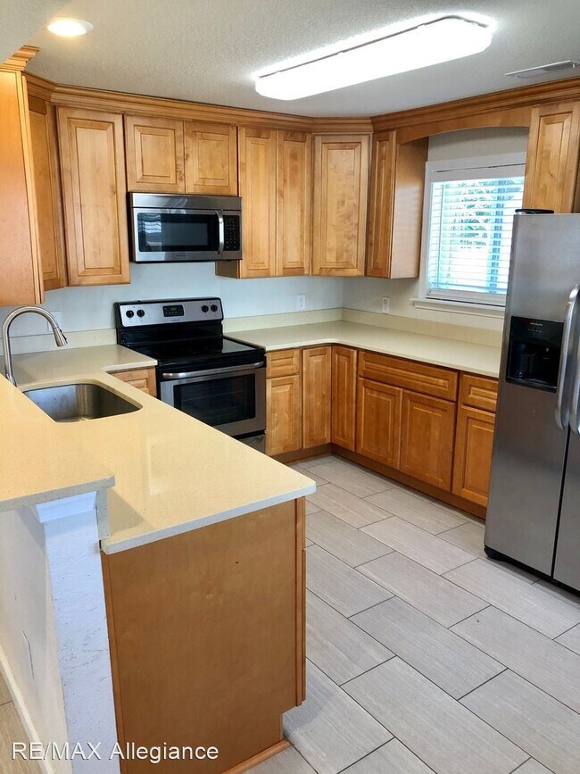 Foto del edificio - 3 br, 2 bath House - 6215 SUNSHINE AVENUE