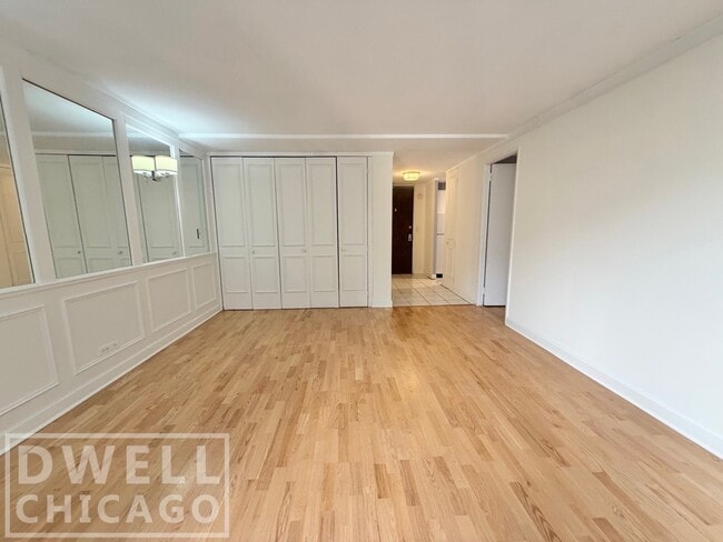 Foto del edificio - 233 E Erie St