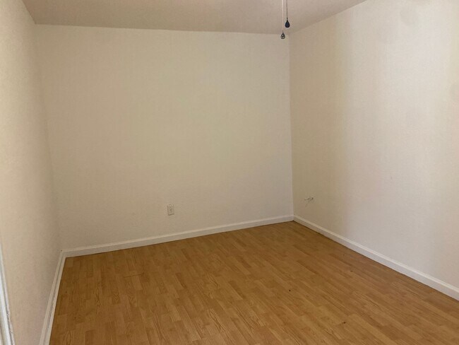 Foto del edificio - 1723 W Matthews Ave