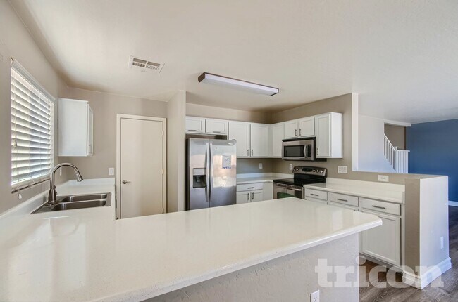 Foto del edificio - 37186 W Amalfi Ave