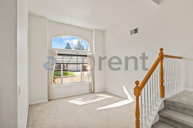 Building Photo - 2433 Pearlite Way