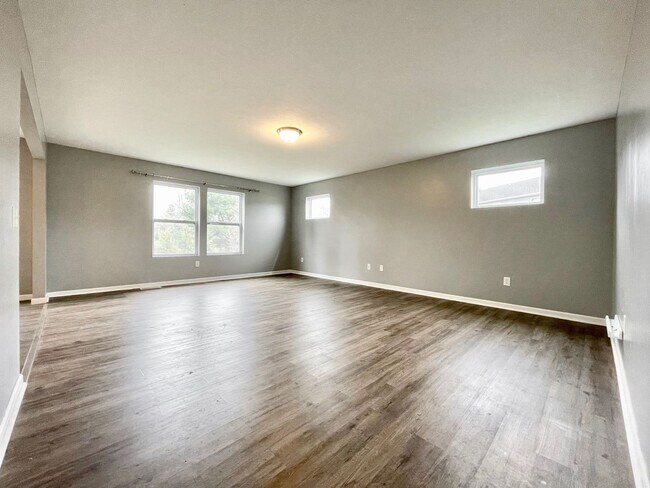 Building Photo - Four Bedroom Home in Fruitport