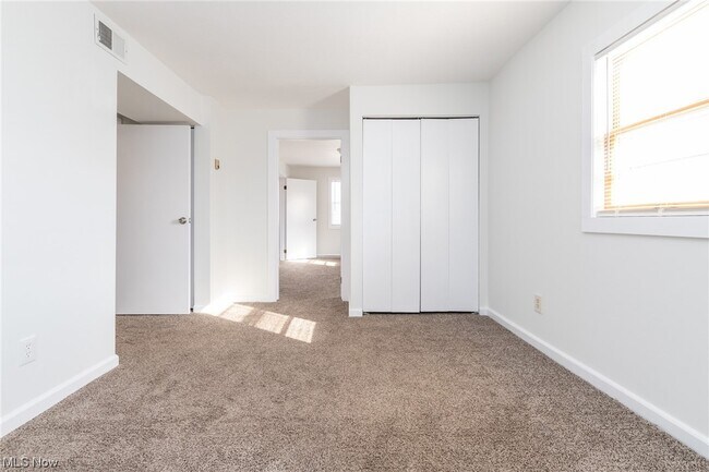 Foto del edificio - 3905 Woodbine Ave
