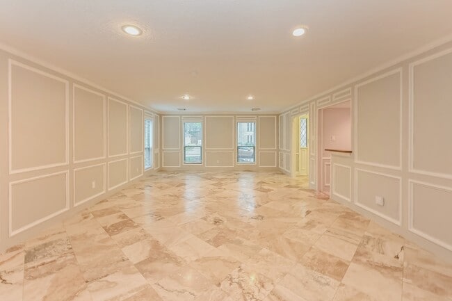 Building Photo - 12923 Marron Dr