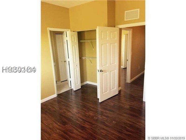 Foto del edificio - 8320 Santa Monica Ave