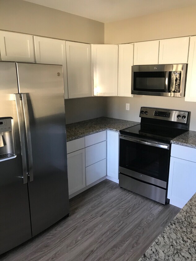 Foto principal - 435 E Woodlawn Pl