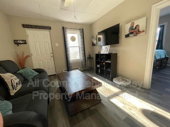 Foto del edificio - 217 Hobart St