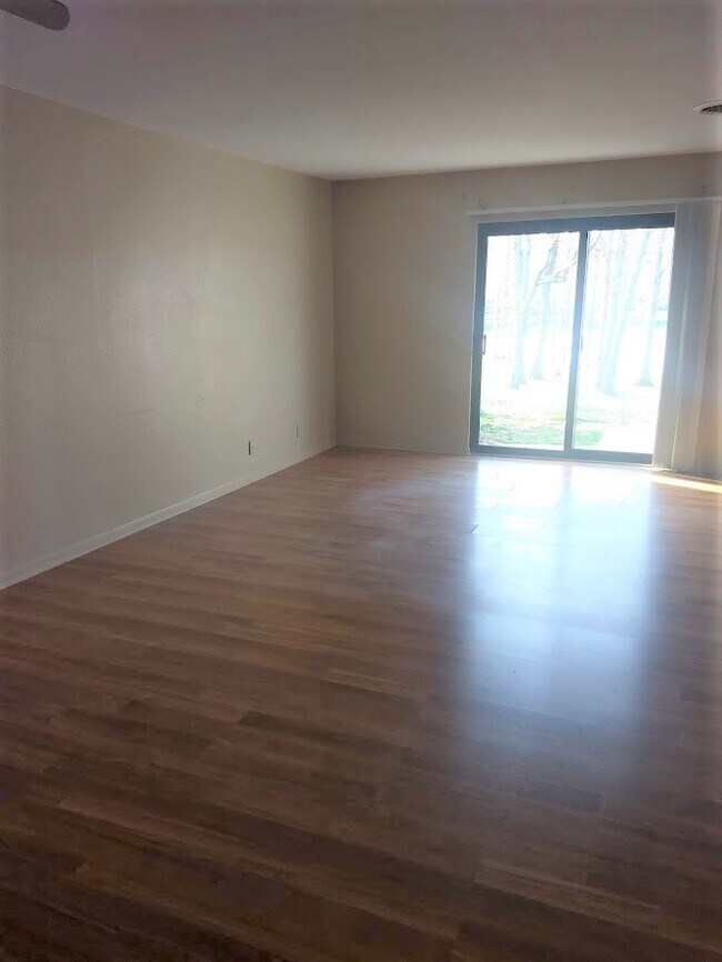 32 Lakeshore Ct, Crossville, TN 38558 Townhome Rentals in Crossville