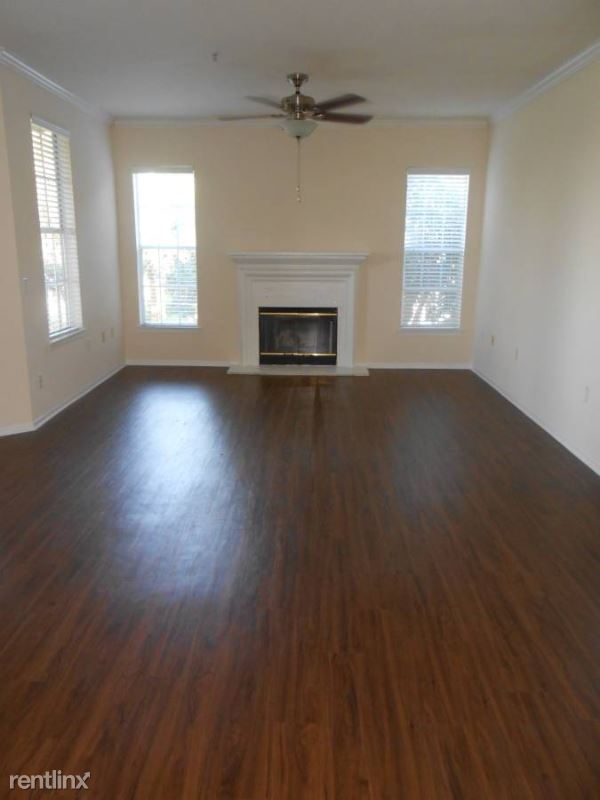 Building Photo - 3 br, 2 bath Townhome - 11850  MLK  St N