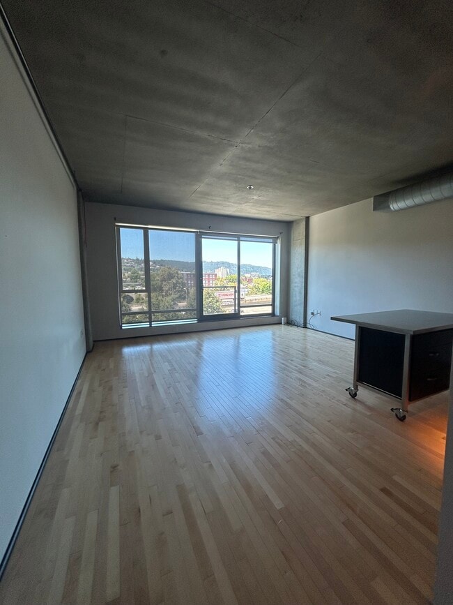 Living Room w/ Floor to Ceiling Windows - 1410 NW Kearney St