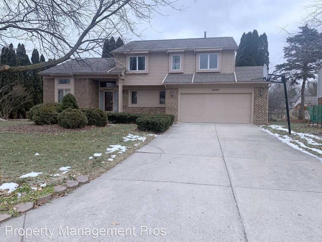 Primary Photo - 4 br, 3 bath House - 25392 Surrey Ln