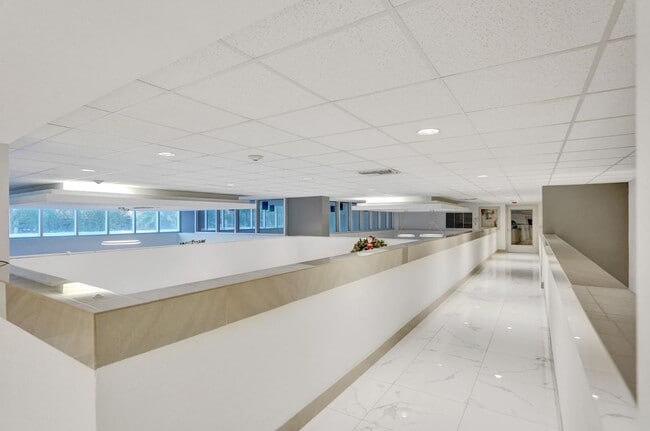 Building Photo - 531 N Ocean Blvd