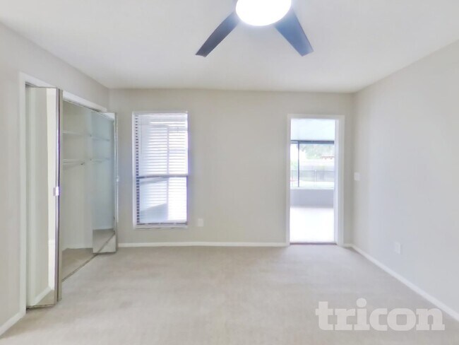 Foto del edificio - 4963 Beige St