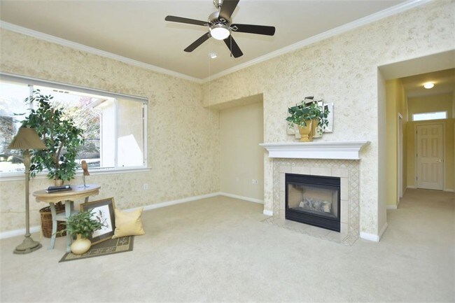 Building Photo - 111 Purple Sage Dr