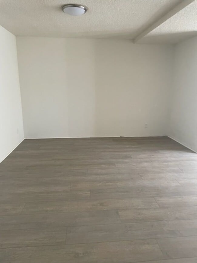 Interior Photo - Kabir Apts (Montrose)