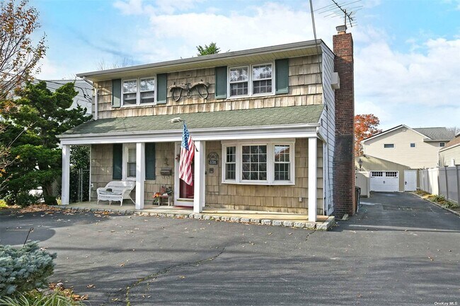 Building Photo - 1754 Park Ave
