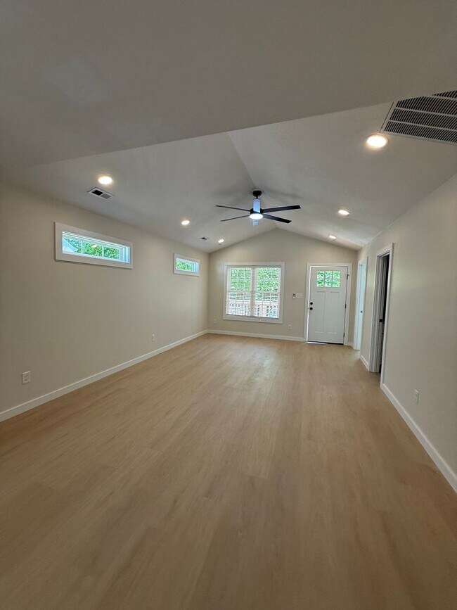 Foto del edificio - Brand New Construction!! - 3BD/2BA