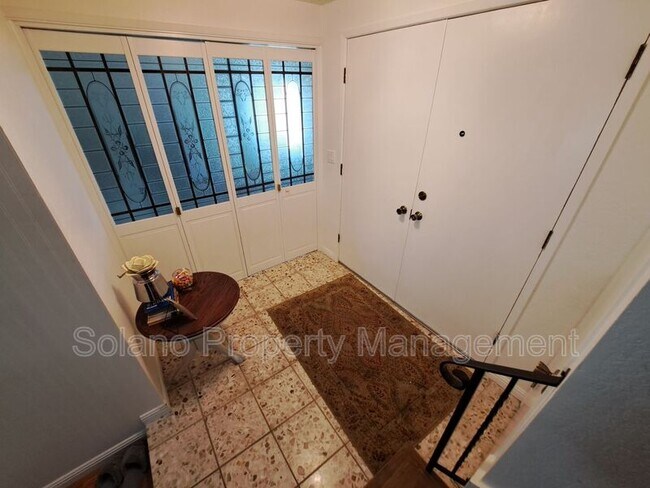 Foto del edificio - 110 Wayne Ct