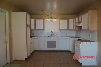 Building Photo - 3909 Balboa Dr