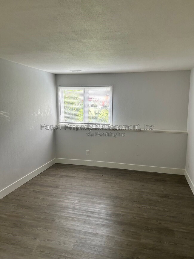 Building Photo - 3809 Sage Dr