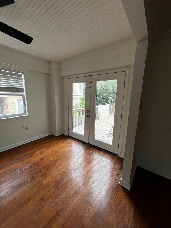 Building Photo - 87 E Park Pl