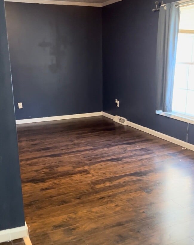 Building Photo - 484 Wichert Ln