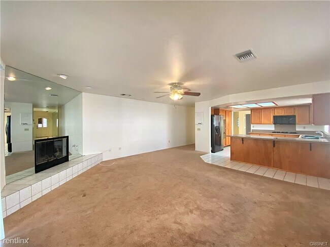 Foto del edificio - 4 br, 2 bath House - 28070 Avenida Maravilla