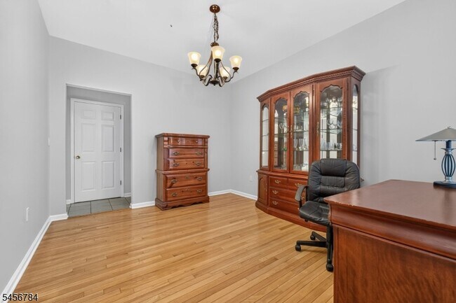Foto del edificio - 7 Pinehurst Cir