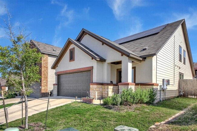 Building Photo - 305 Satsuma Dr