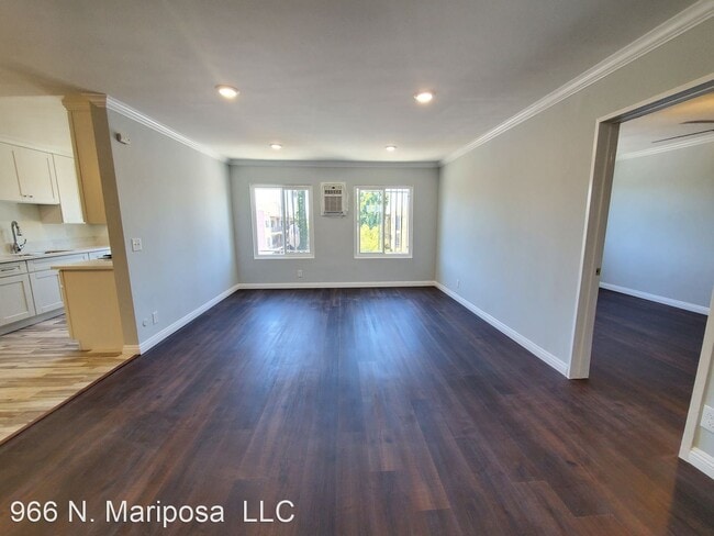 Building Photo - 966 N Mariposa Ave