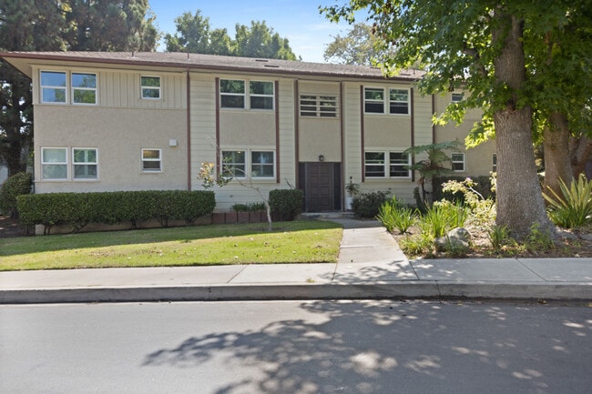 Building Photo - 5830 Bowcroft St